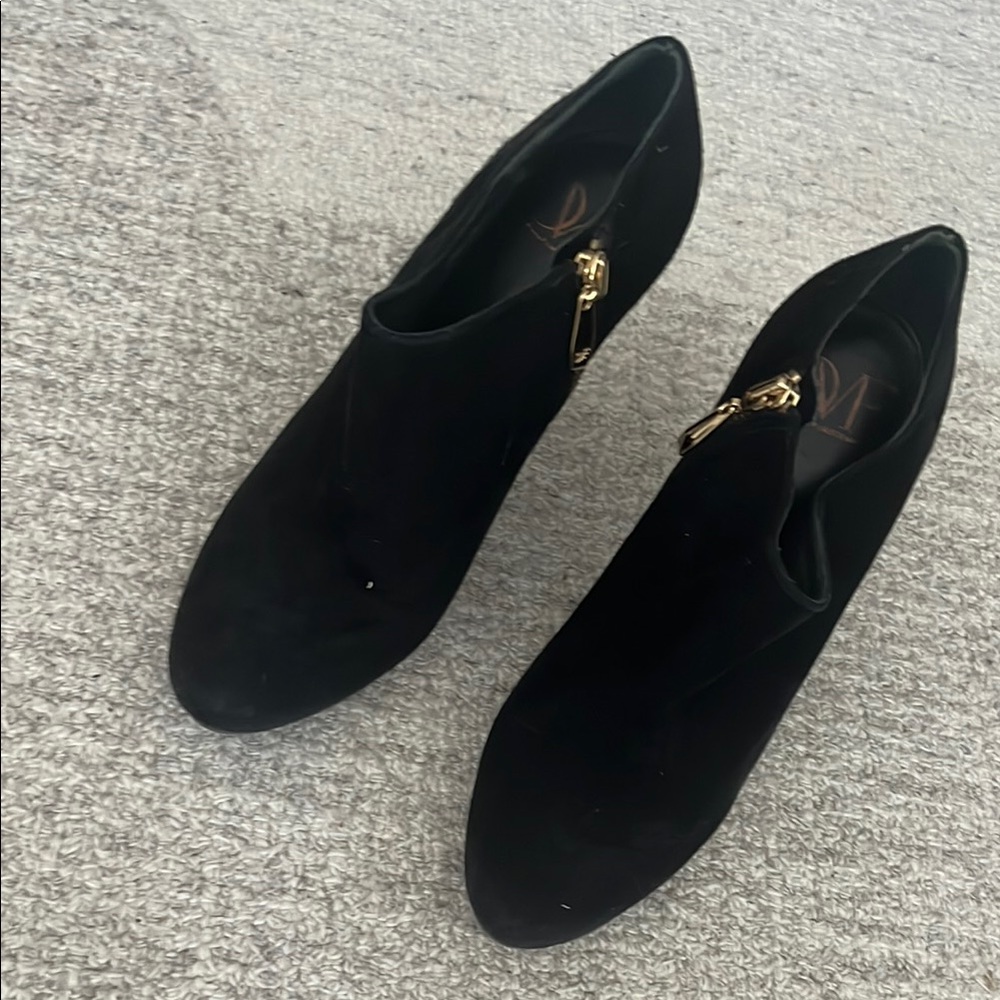 Elegant Black Suede Ankle Boots